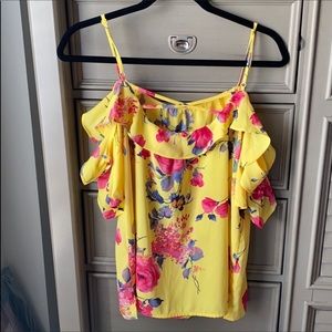 SKIES ARE BLUE Cold Shoulder Floral Top